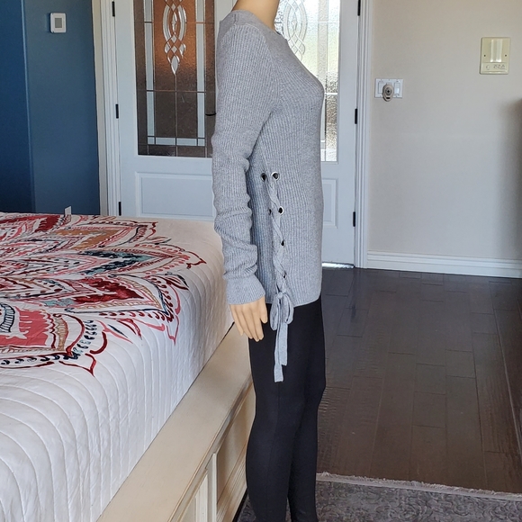 MICHAEL KORS Longsleeve Gray Sweater - Picture 3 of 15